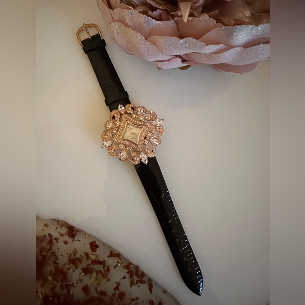 Crystal fashion watch